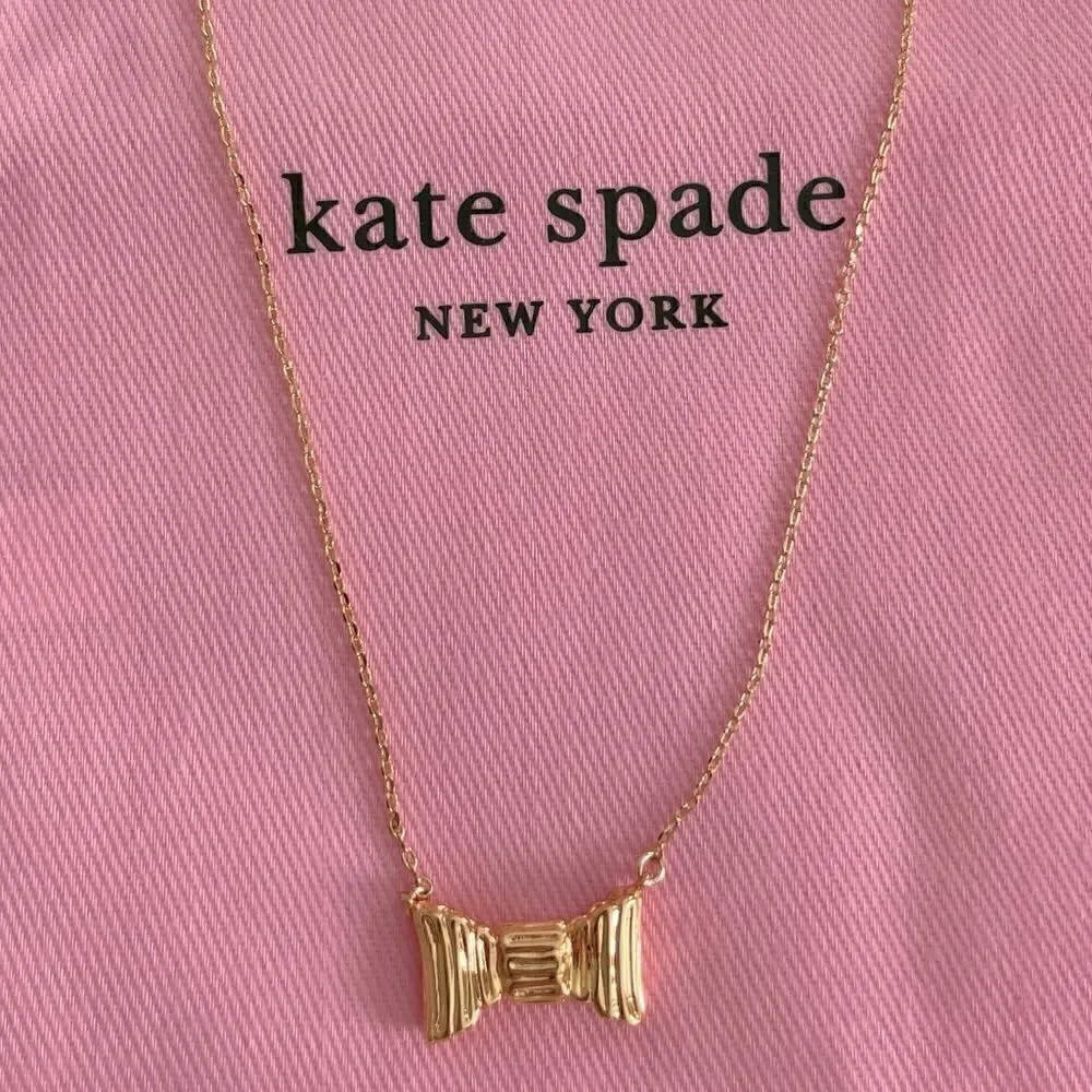 NWT Kate Spade All Wrapped Up Mini Pendant Necklace